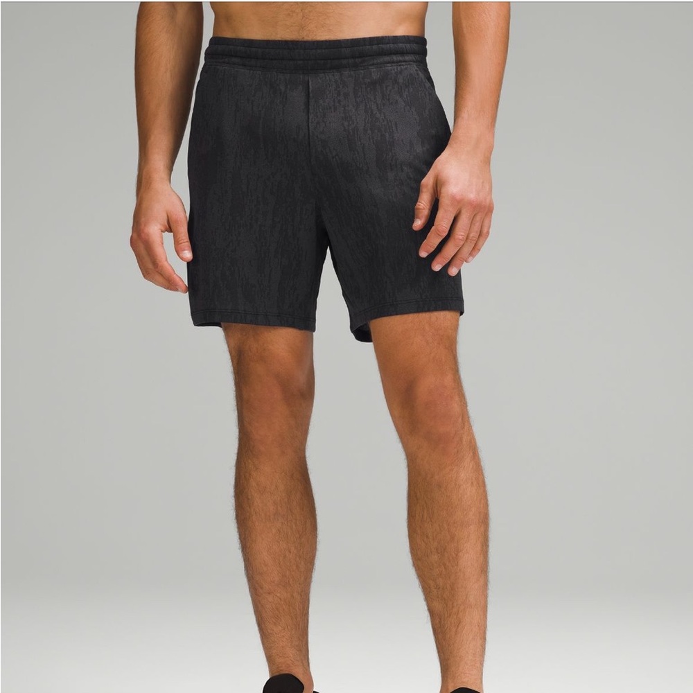 SOLD Lululemon Men’s “Pace Breaker” Short 7” Inseam with 5” Liner (M)